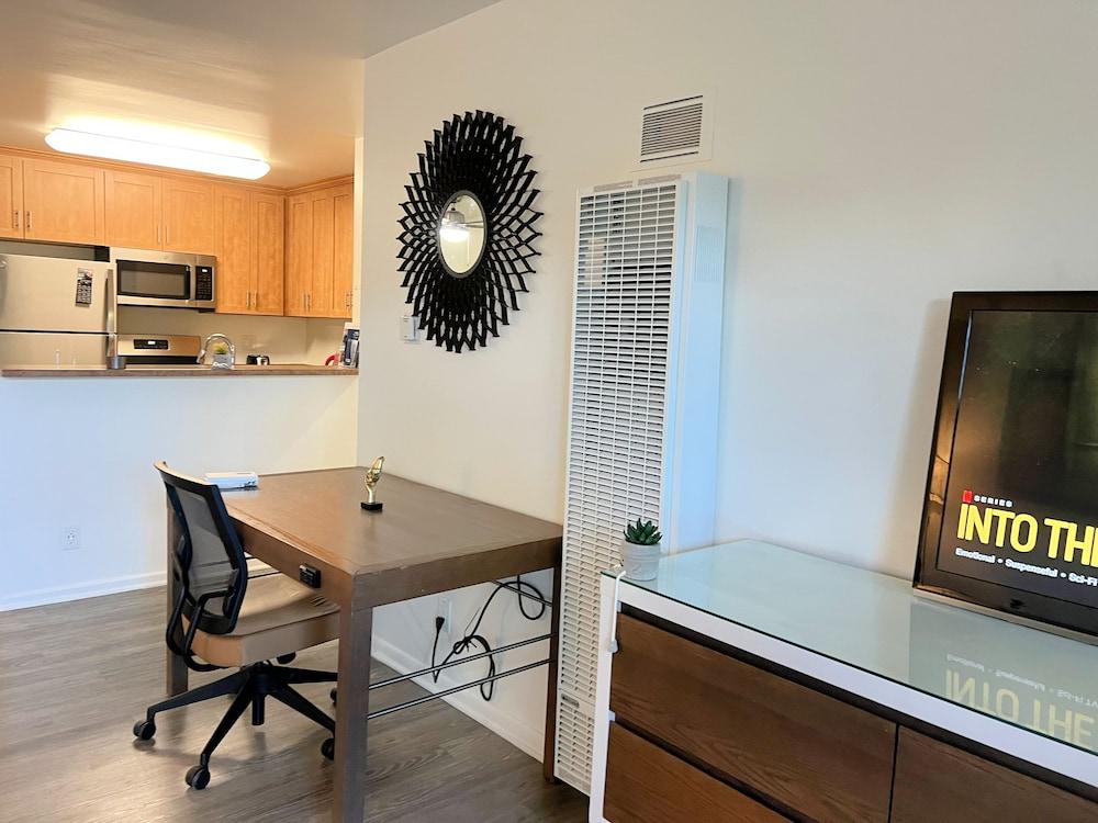 Executive Suites near Santa Monica photo 33