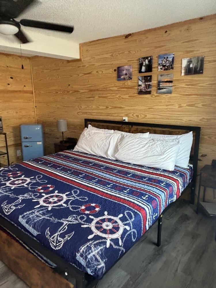 Good Times Motel and Marina photo 41