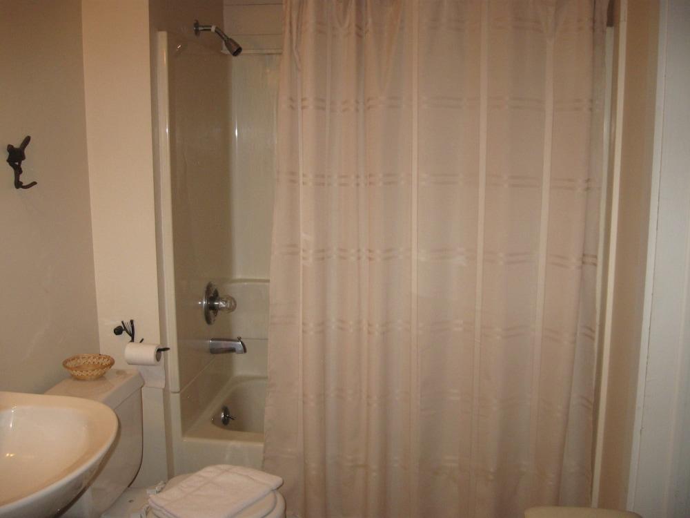 The Forest Queen Hotel photo 13