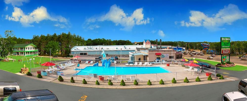 Shamrock Motel photo 38