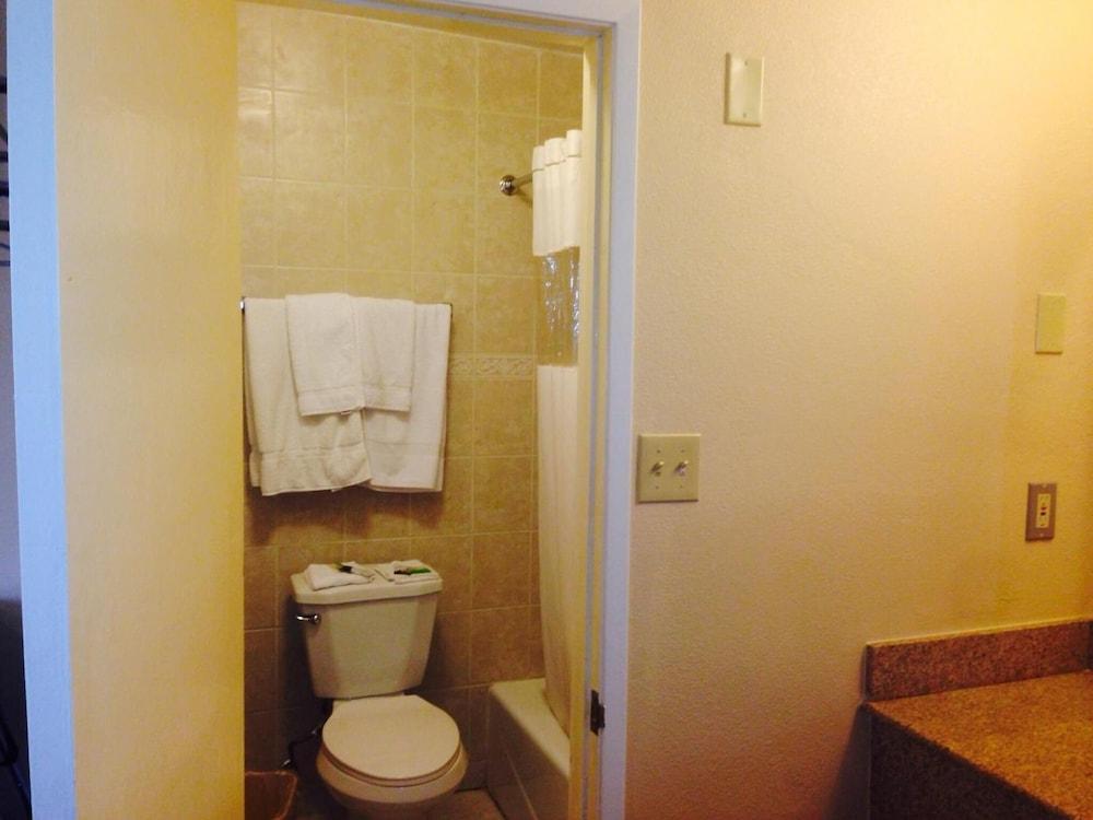 Desert Inn photo 22