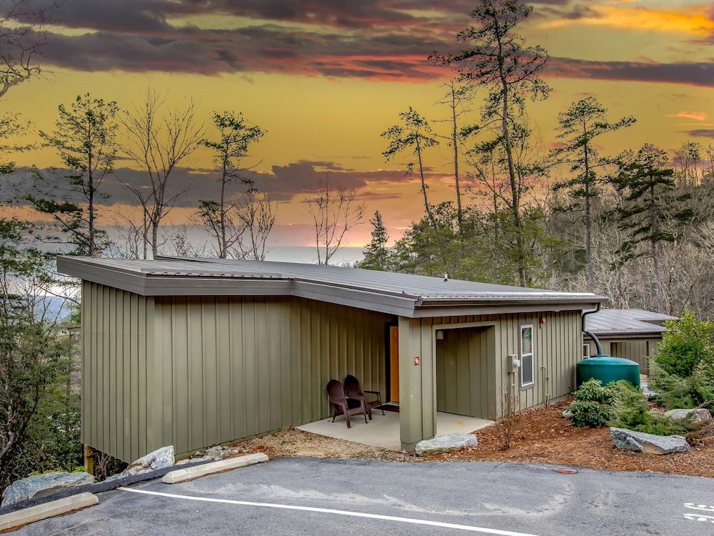 Pilot Cove Forest Lodging photo 34
