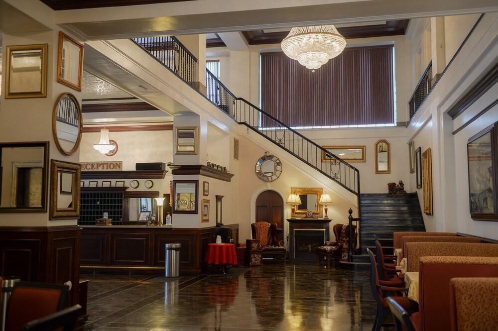 The Mountaineer Hotel photo 2