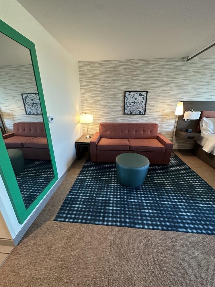 Home2 Suites By Hilton Racine photo 6