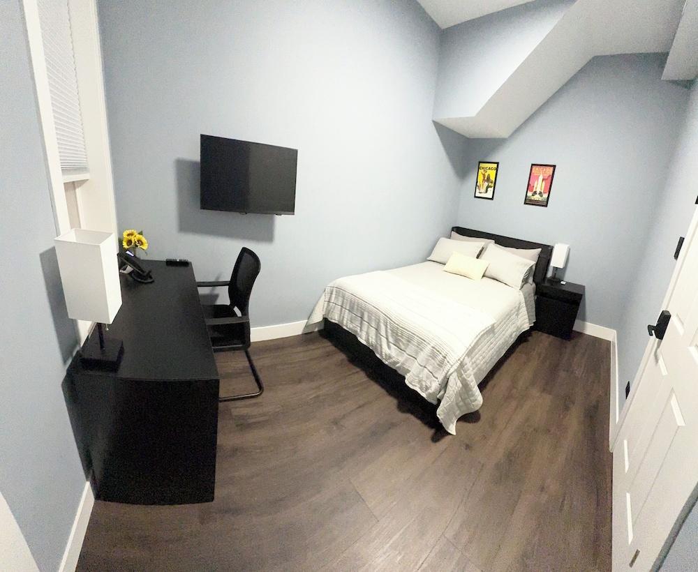 The Den Hotel photo 9