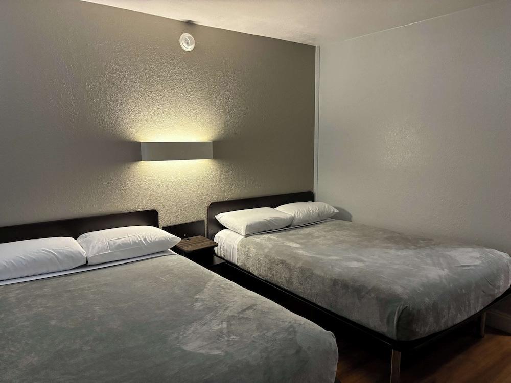 Motel 6 Pensacola, FL - Airport West photo 18