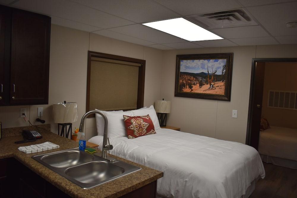 Iron Springs Adventure Resort & RV Park photo 4