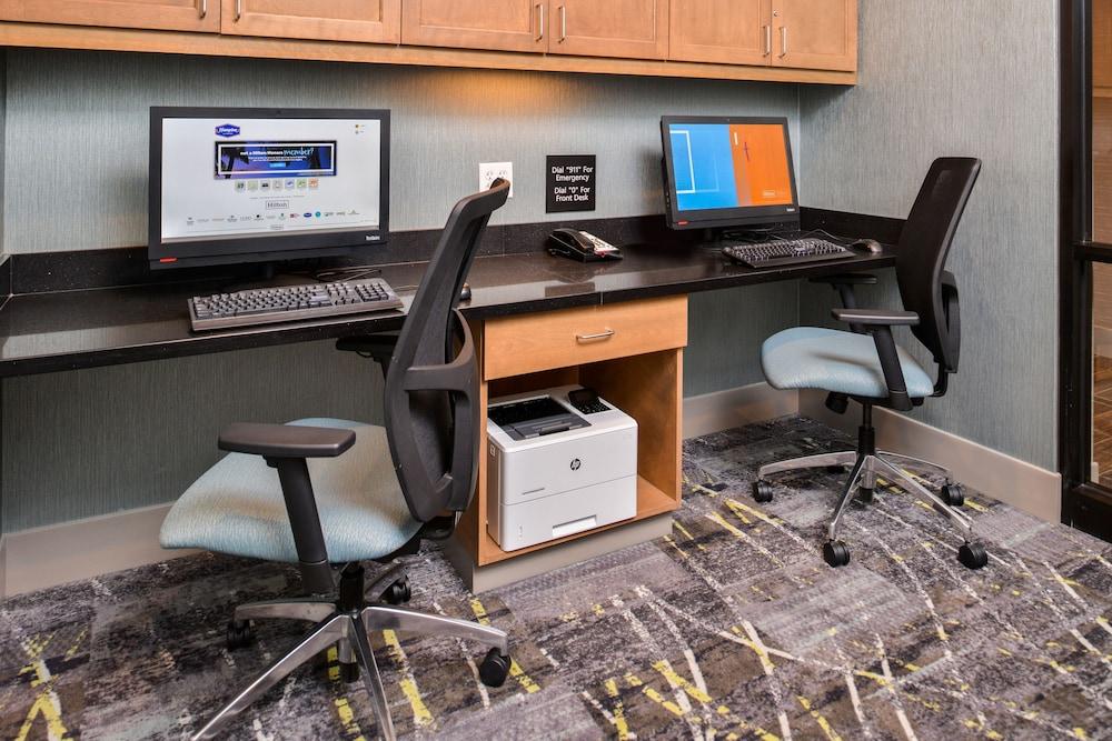 Hampton Inn Omaha Airport photo 35