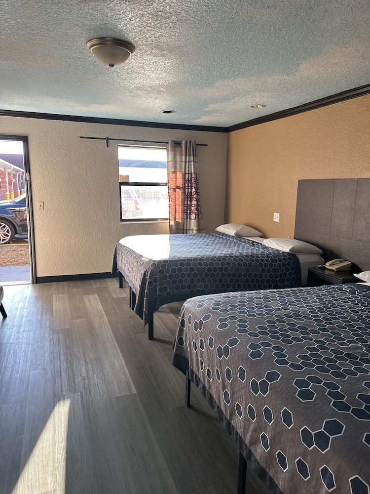 Luxury Inn and Suites photo 17