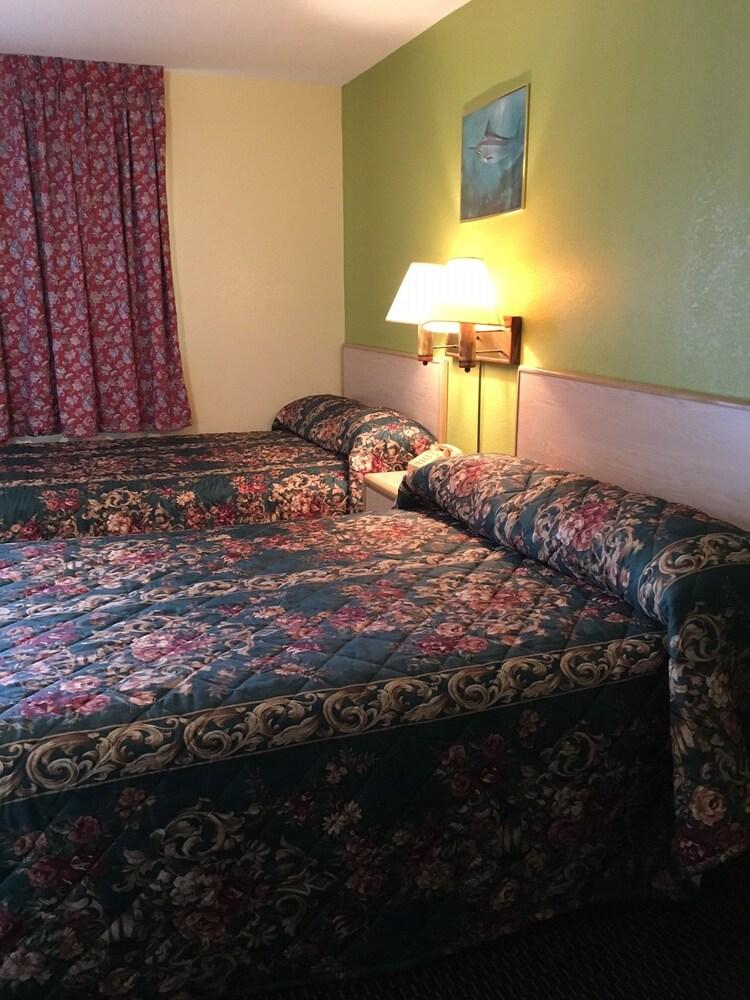 Shaws Komfort Motel photo 8