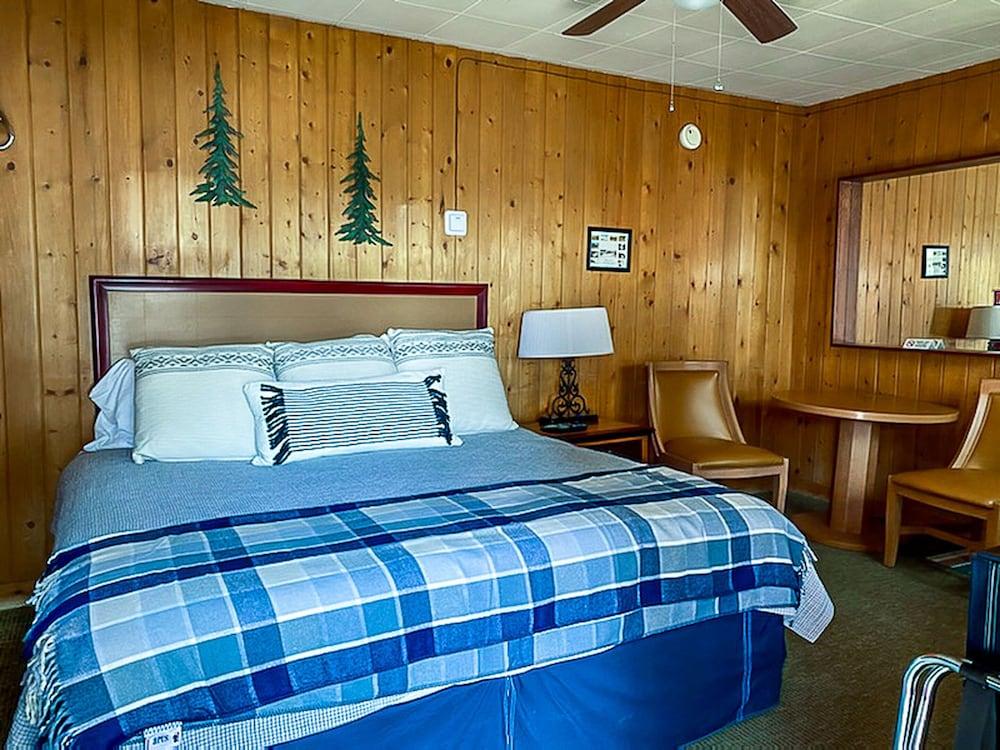 The Gold Pan Motel photo 70