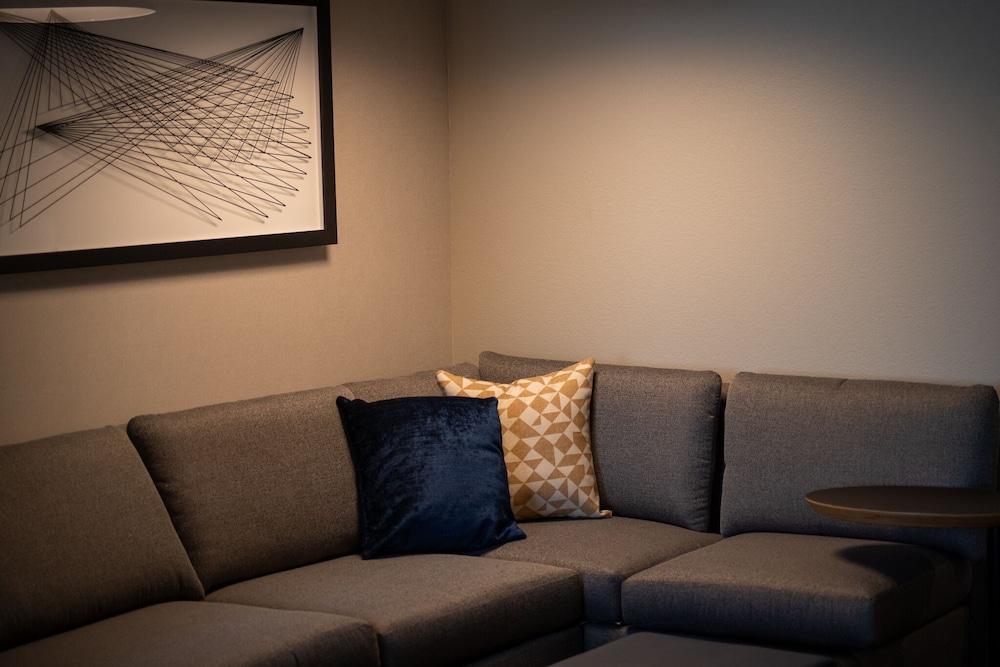 Hyatt Place Altoona/Des Moines photo 4