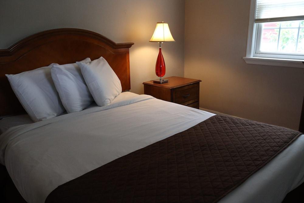 The Burgundy Inn photo 60