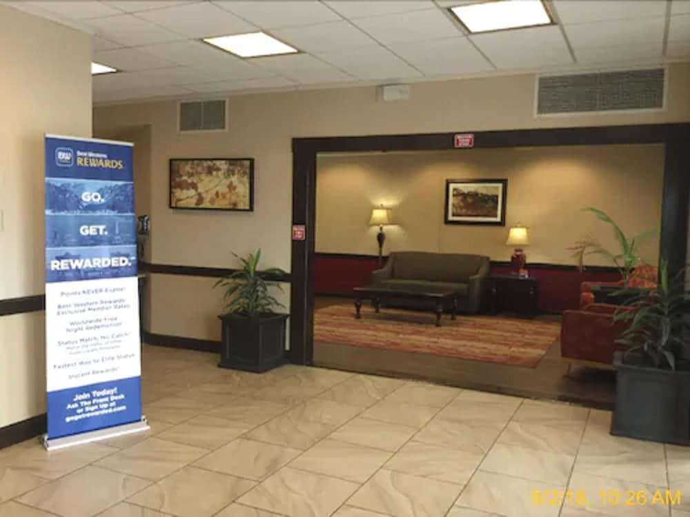 Baymont by Wyndham Richmond KY photo 2