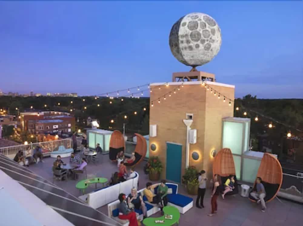 Moonrise Hotel photo 24