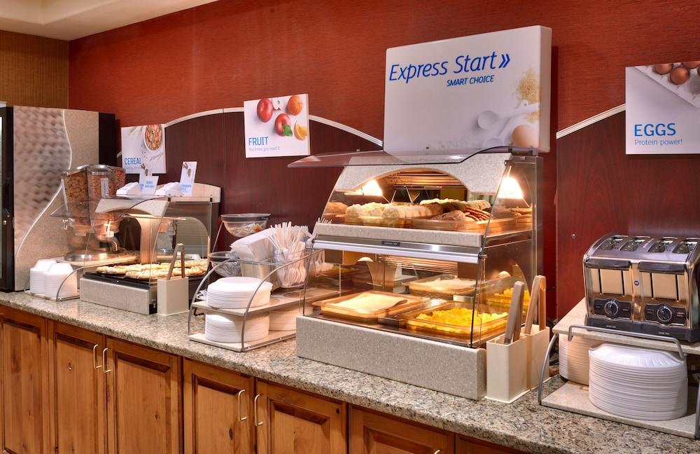 Hampton Inn & Suites by Hilton Mesquite photo 23