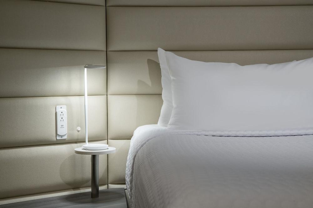 Crowne Plaza Springfield by IHG photo 49