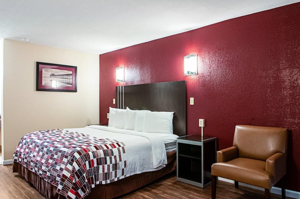 Red Roof Inn Slidell photo 17