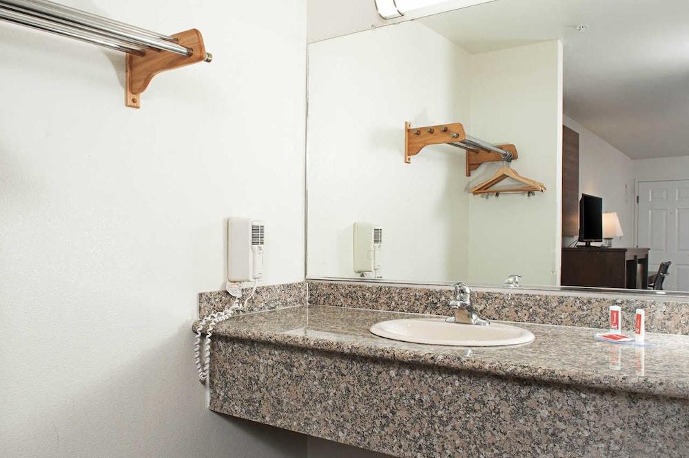 Executive Inn photo 23