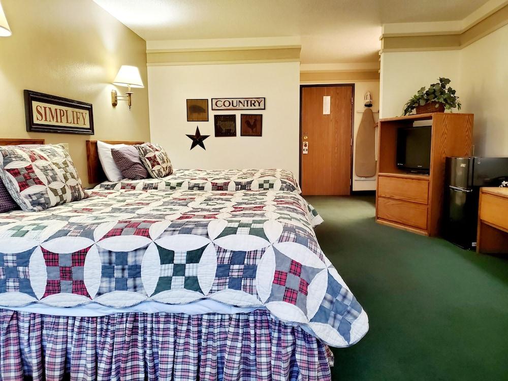 Covered Wagon Motel photo 58