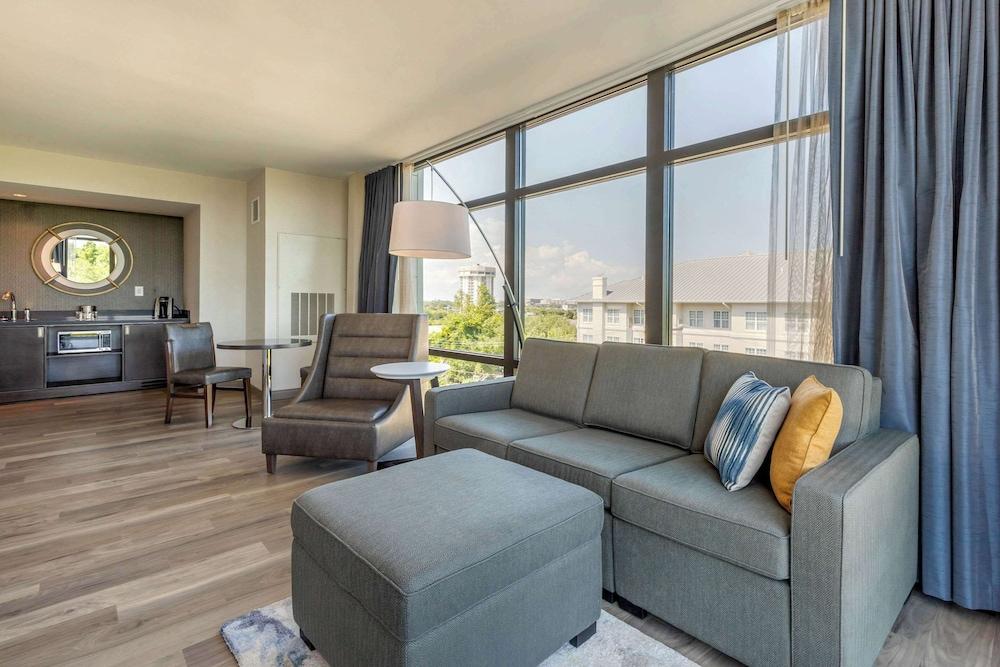 DoubleTree by Hilton Charleston Riverview photo 55