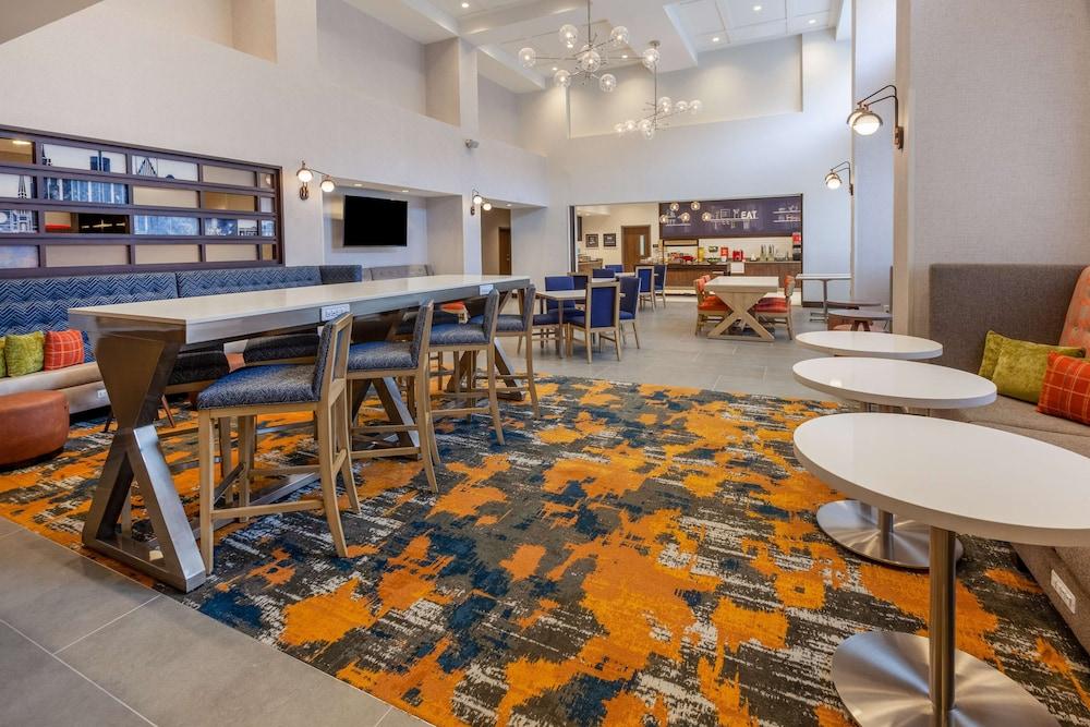 Hampton Inn & Suites Bloomfield Hills Detroit photo 21