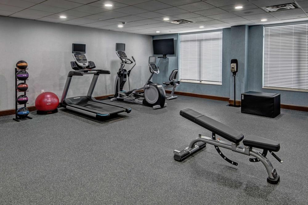 Hampton Inn Latrobe photo 30