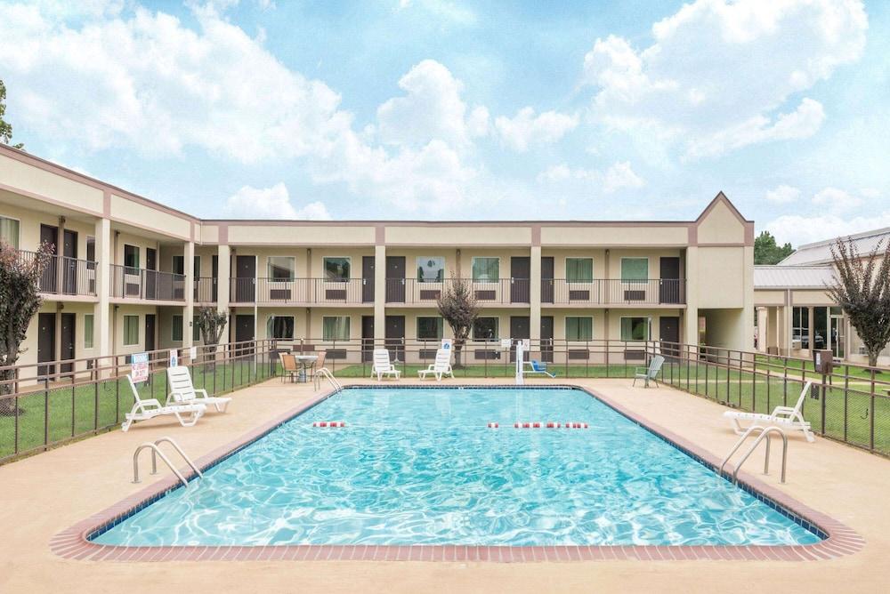 Super 8 by Wyndham Williamsburg photo 12