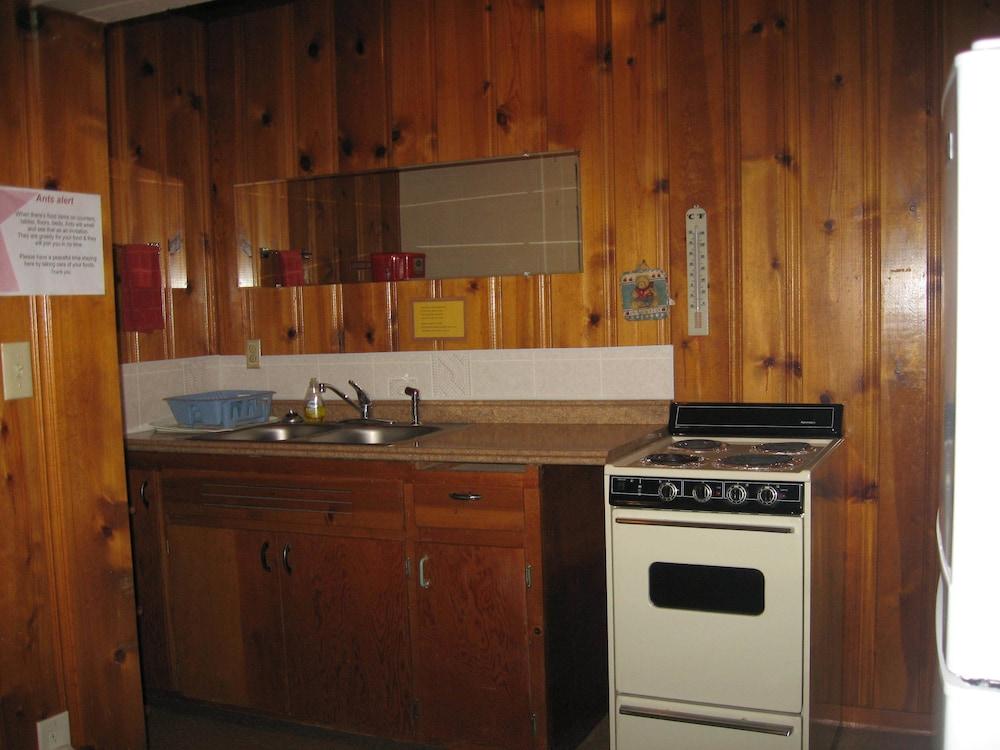 Masters Inn photo 14