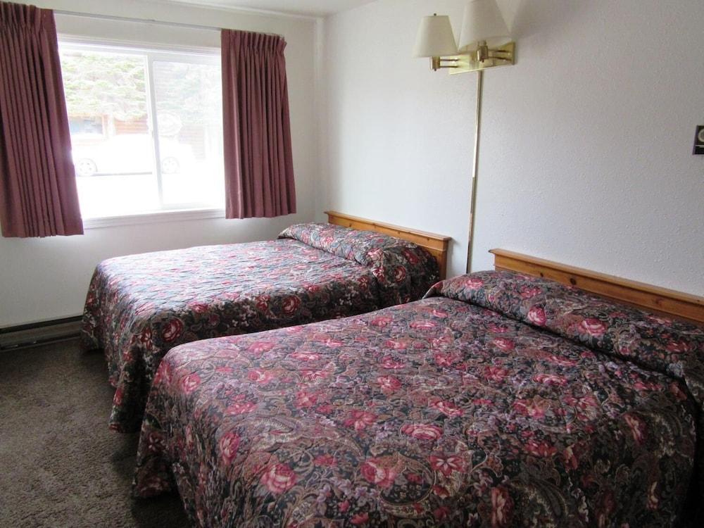 Traveler's Lodge photo 18