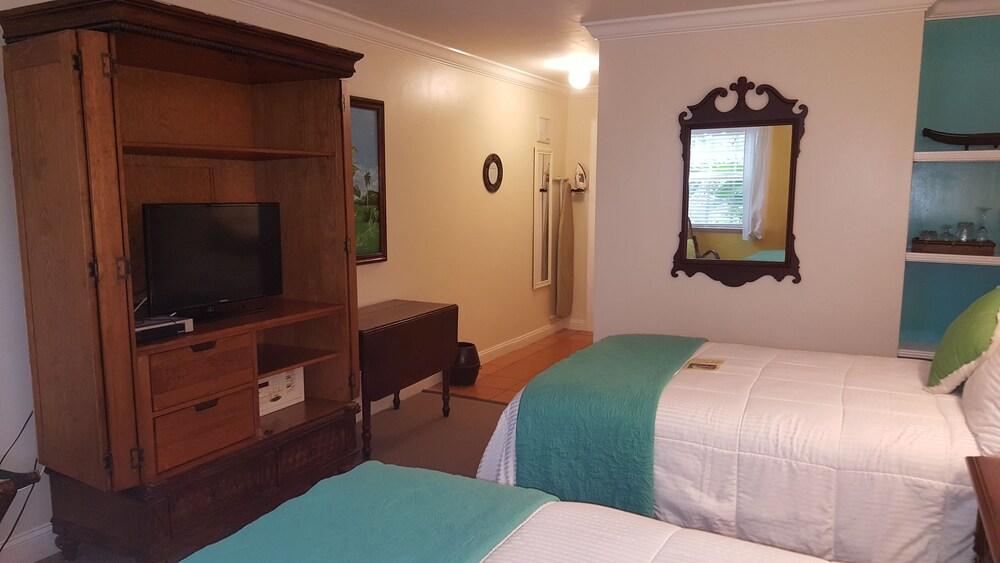 The Caribbean Court Boutique Hotel photo 24