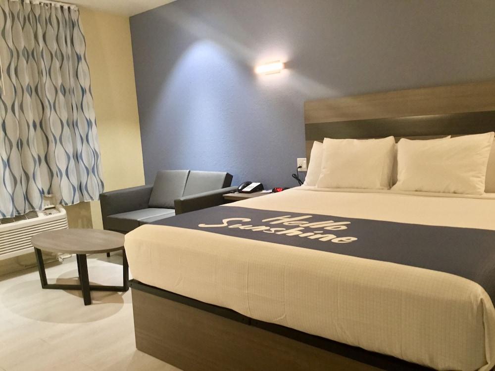 Days Inn by Wyndham Freeport photo 33