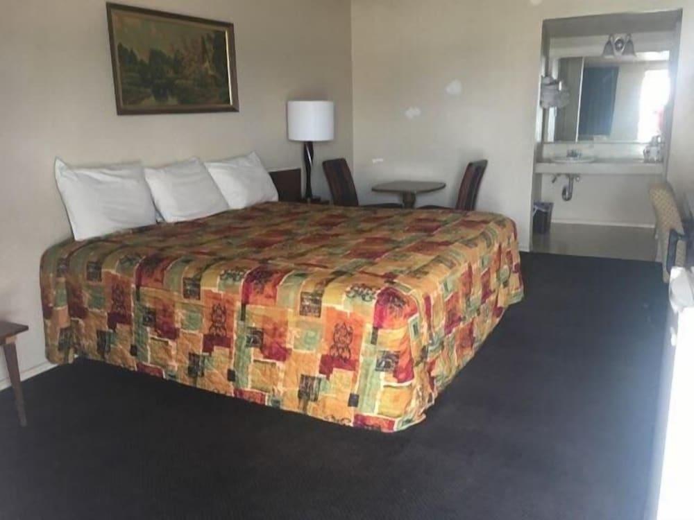 Caravan inn photo 7