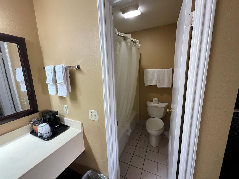 Executive inn & Suites photo 26