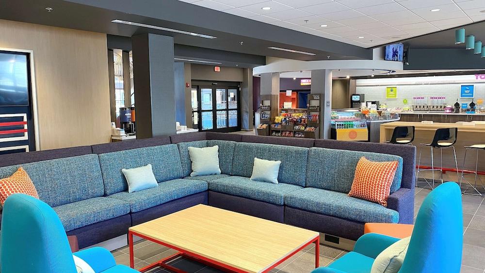 Tru By Hilton Baltimore Harbor East, MD photo 8
