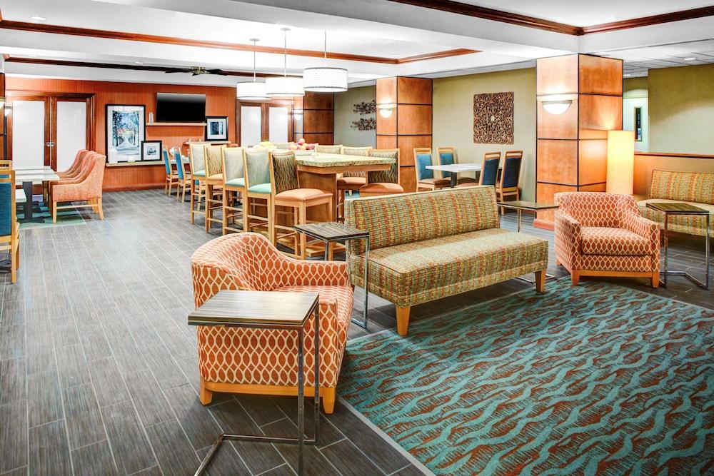 Hampton Inn Coldwater photo 2