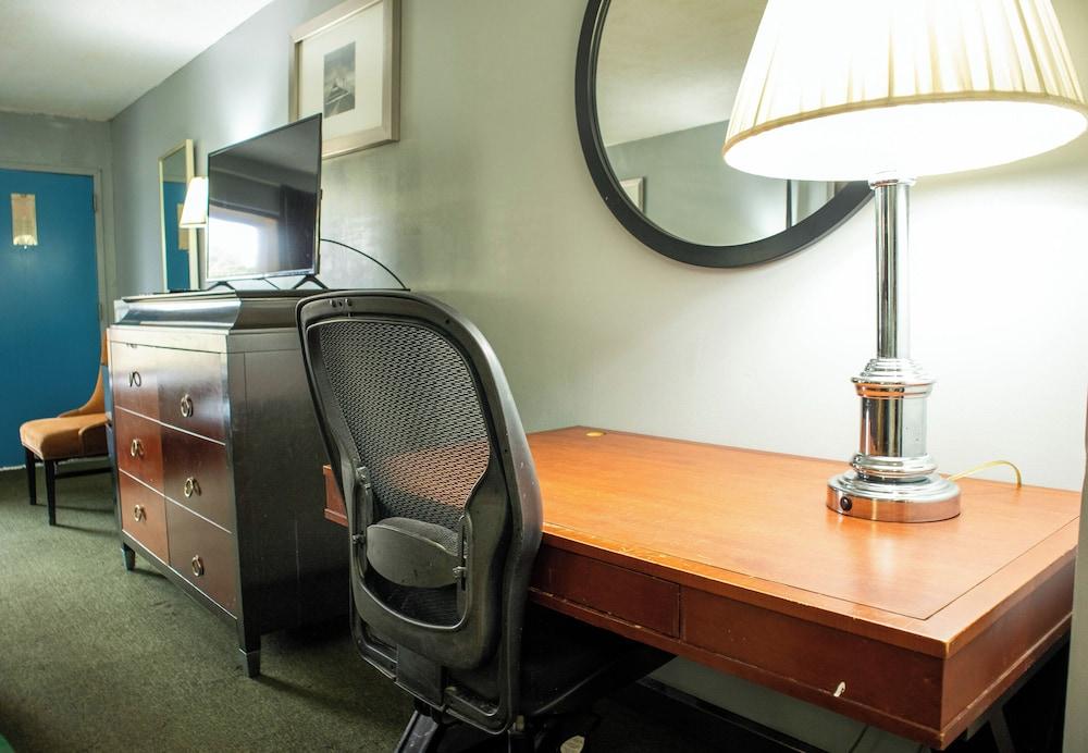 Executive Inn photo 7