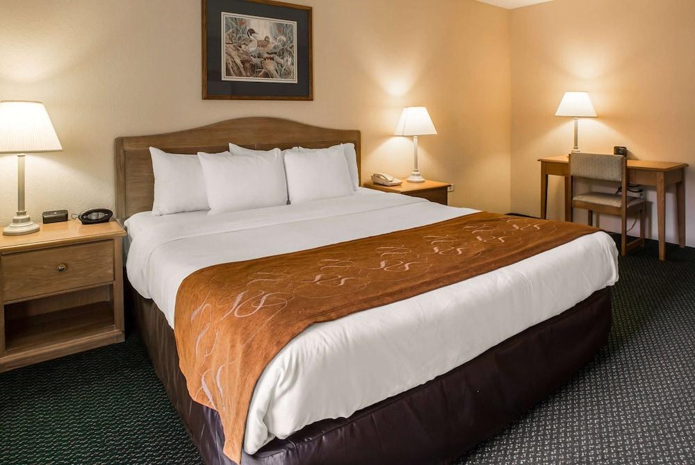 Super 8 by Wyndham Cherokee photo 7