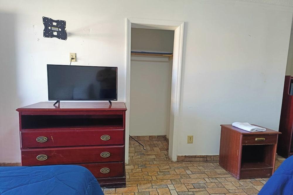 Crown Inn By Oyo Orangeburg Hwy 301 photo 13