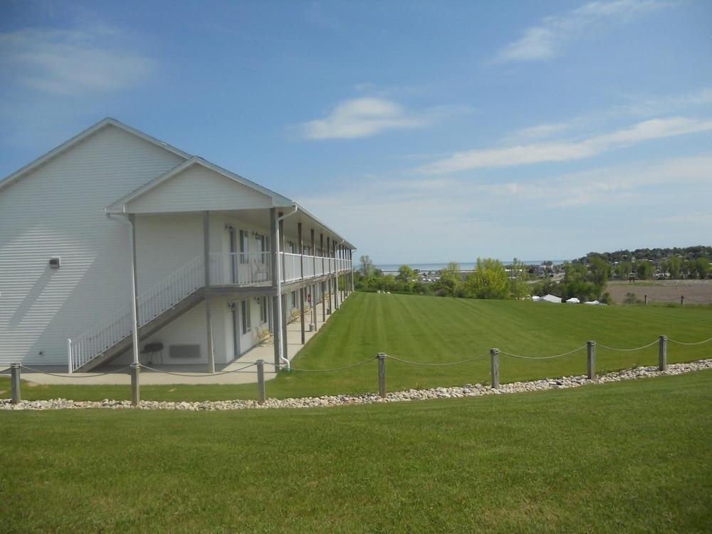 Coho Motel and Suites photo 28