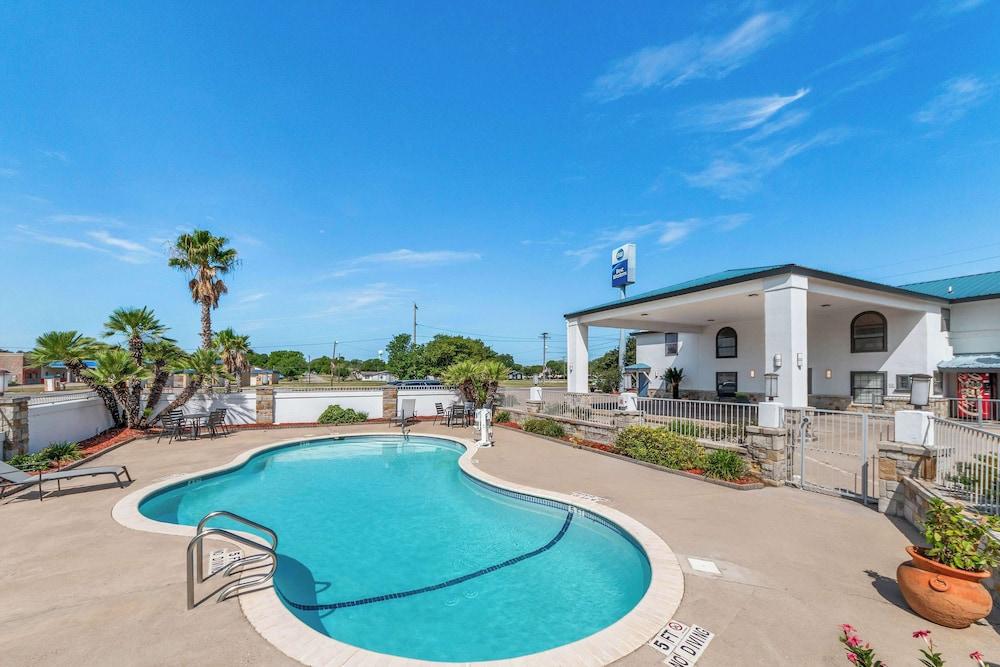 Best Western George West Executive Inn photo 18