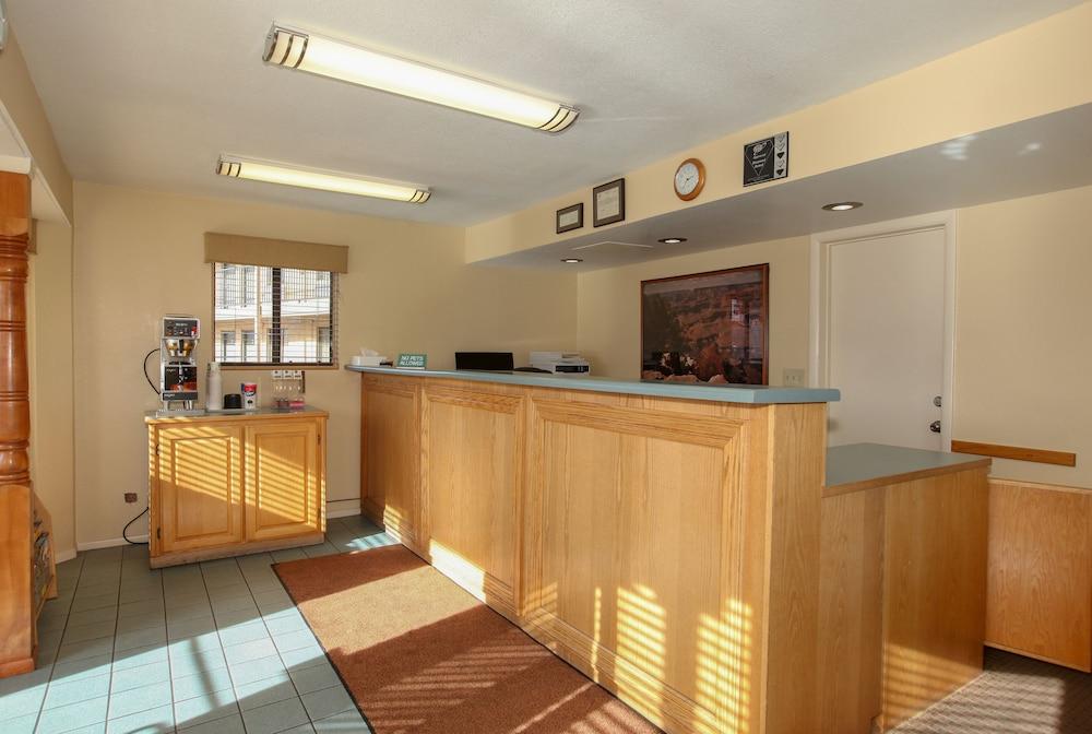 Budget Inn photo 5
