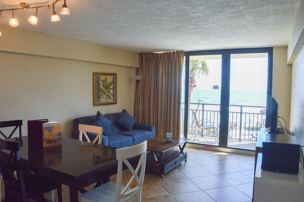 Hawaiian Inn Beach Resort photo 44