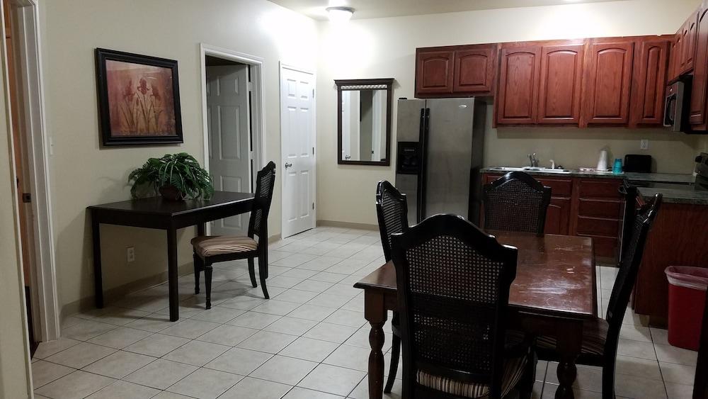 Crossroads Inn & Suites photo 47