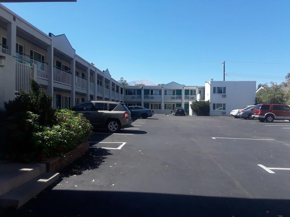 Econo Lodge Colorado Springs Downtown photo 33