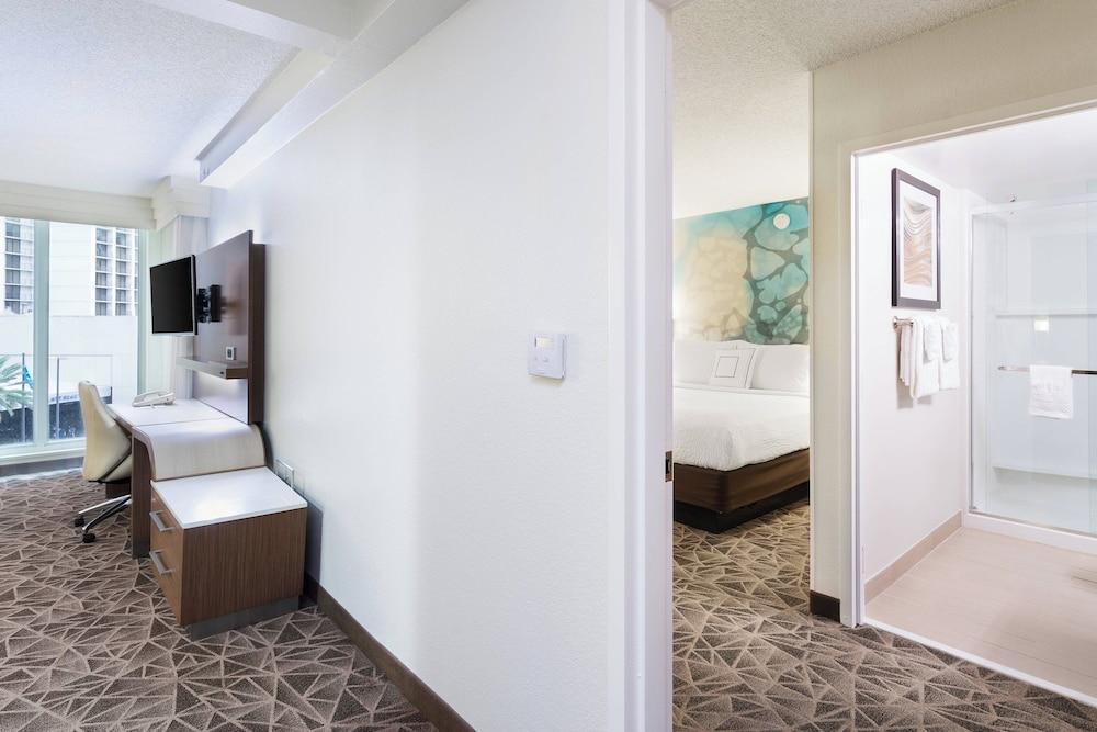 Courtyard by Marriott Miami Downtown photo 35