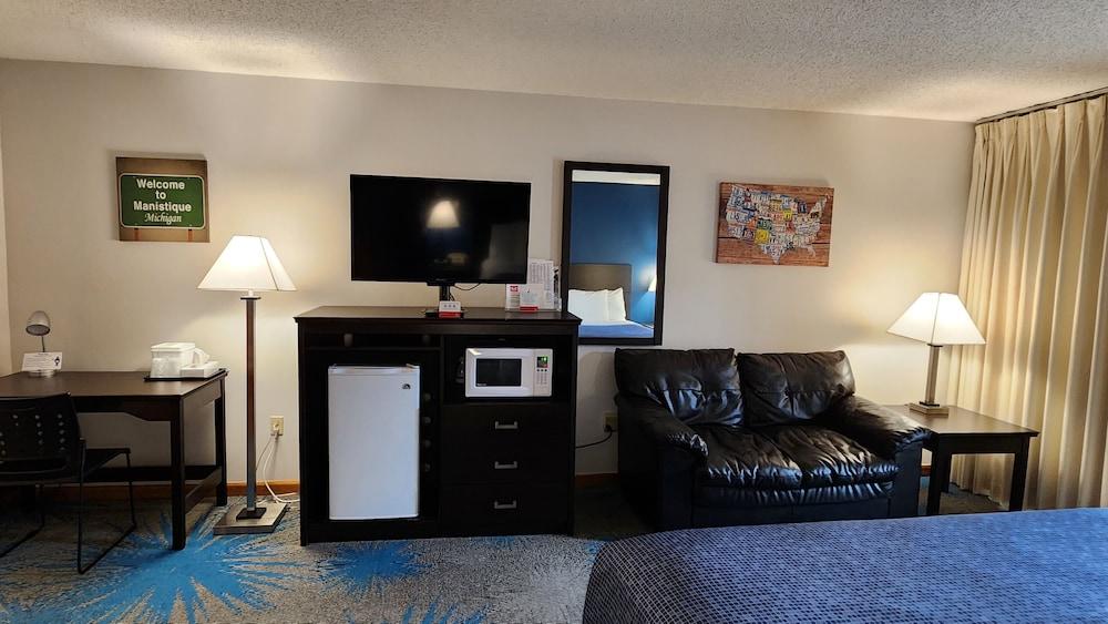 Econo Lodge Lakeshore photo 33