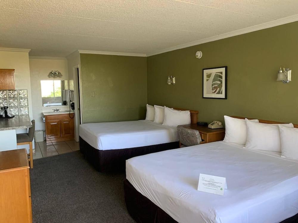 Mariposa Hotel photo 35