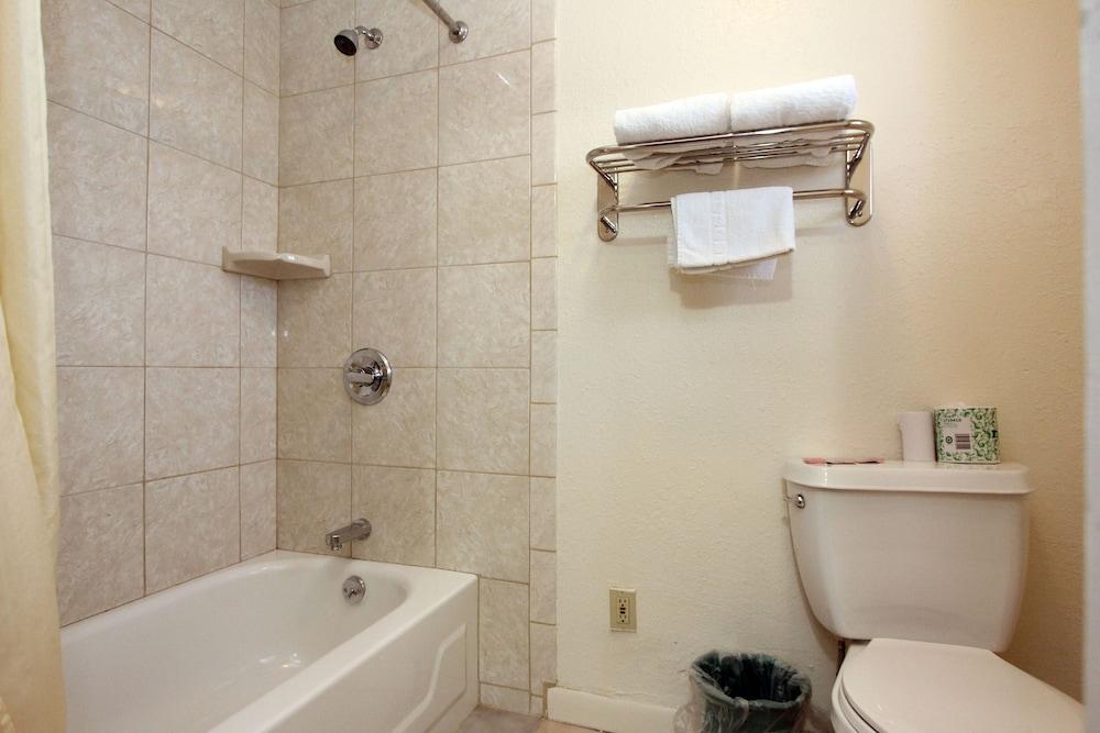 Express Inn photo 12