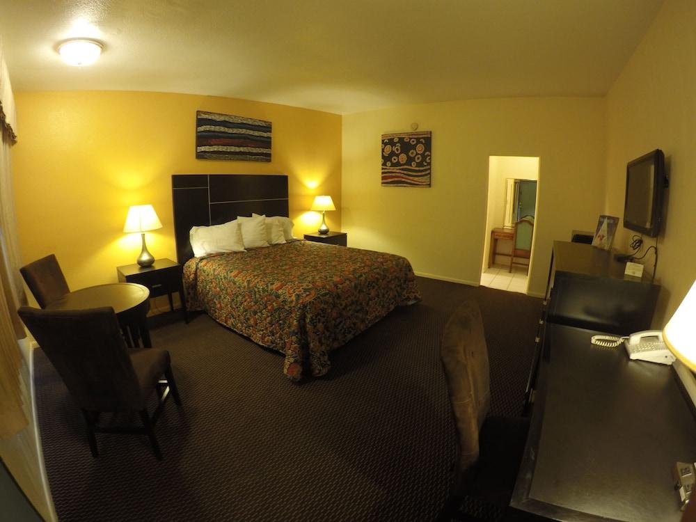 Indio Holiday Motel photo 6